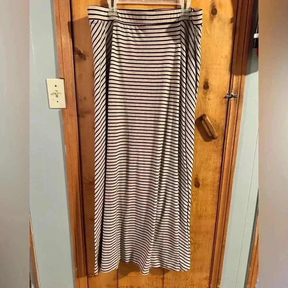 6/$20. Maxi long stripe skirt floor length size 1x. Very long - Picture 2 of 5